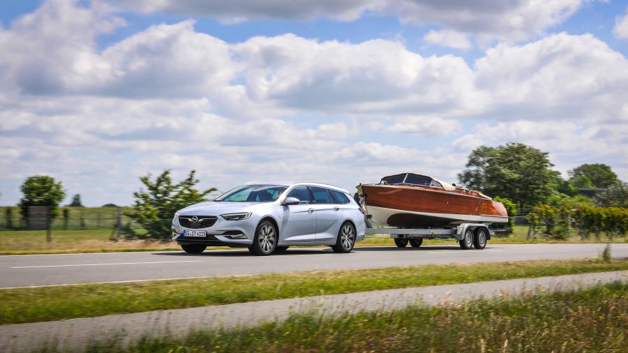  Opel Insignia Sports Tourer Turbo D 2017 года  (фото 33 из 40)